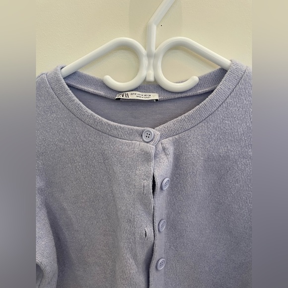 2022 Zara pastel sweater/ cardigan - Picture 3 of 3